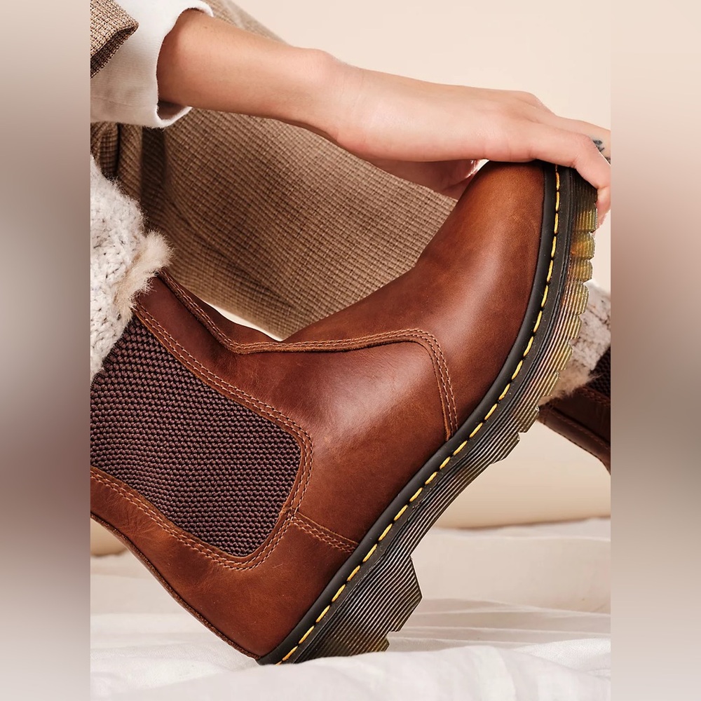 NWT DR MARTENS Chelsea Leonore Fur Lined Boot